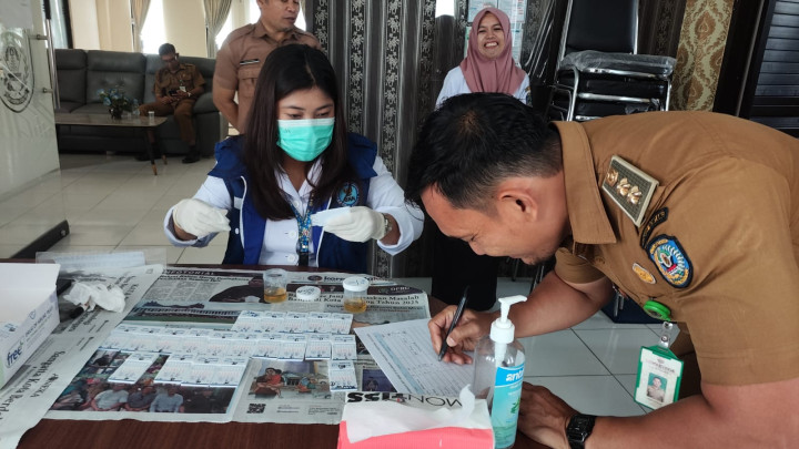 Pegawai Kelurahan Tanjung laut Indah Jalani Tes Urine Mendadak