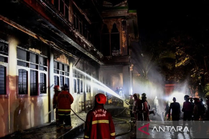Ponpes Nabil Husein Terbakar Sesaat Santri Hendak Salat Magrib