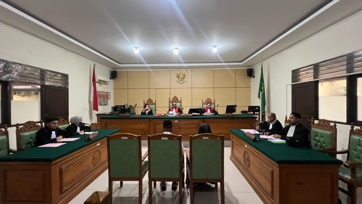 Perkara Investasi Ayam Apderis Mulai Disidangkan; Kedua Pelaku Didakwa Pasal Berlapis, Ancaman 20 Tahun Penjara