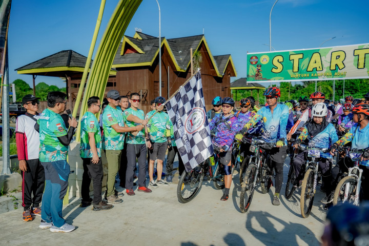 Peringati Hari Bumi, PT IMM Gelar Tanam Pohon dan Gowes di Kelurahan Guntung