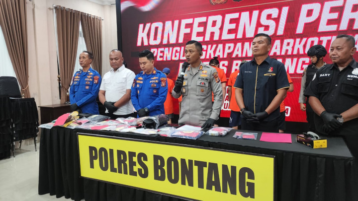 Polres Bontang Bekuk 2 Pengedar Asal Loktuan Bawa 23 Gram Sabu, Ancaman 20 Tahun Penjara