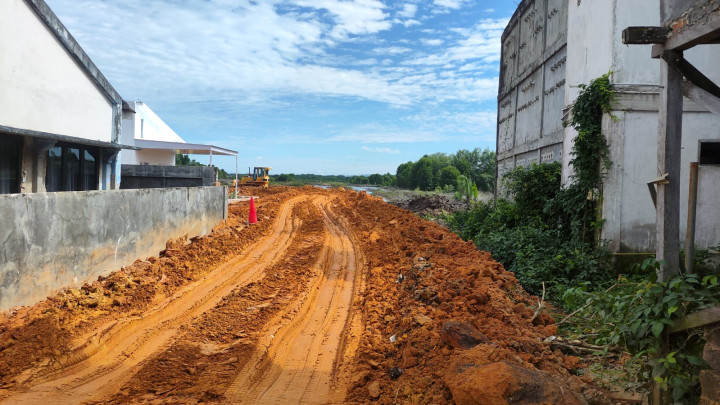 Bikin Jalan Baru BK- Bontang Baru, Pemkot Timbun 600 Meter Areal Pasang Surut