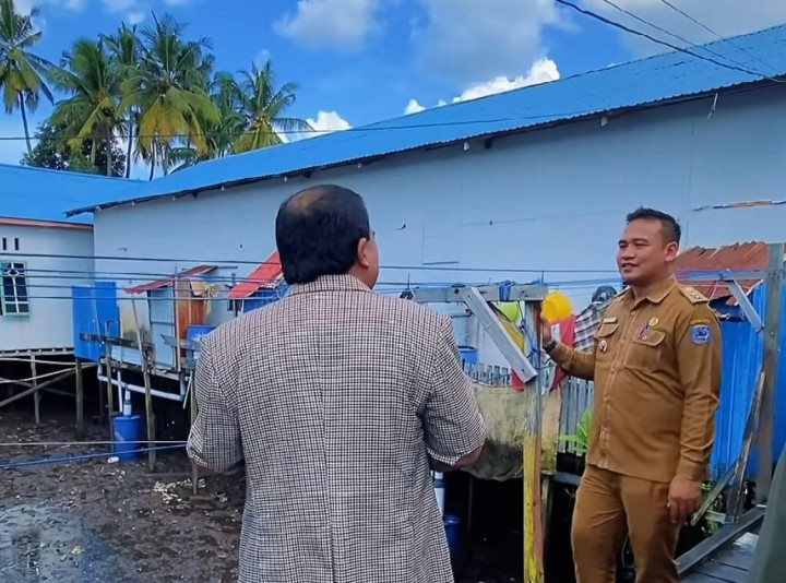 Cegah Pencemaran, 199 Rumah di Kawasan Pesisir Gunung Elai Dipasang Drum Pipa Konsentrasi