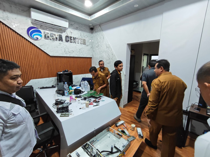 Server Senilai Rp 5 Miliar Kebanjiran; Andi Faiz : Kadisnya Anggarkan Miliaran, Ruangannya Tidak Disiapkan