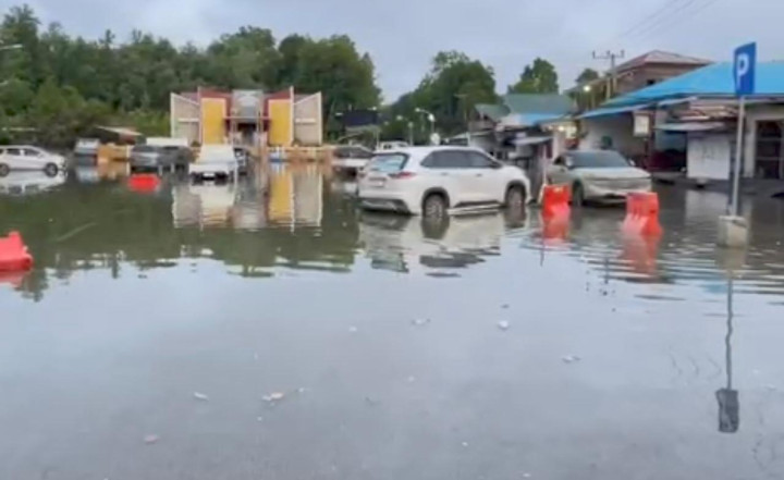 Banjir Rob Kembali Terjang Bontang Kuala, Siswa hingga Pekerja Lambat Masuk Kerja