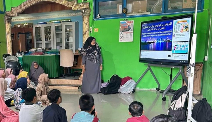Ruang Kelas Tak Lagi Membosankan Saat Belajar; SD Nurul Iman Manfaatkan Papan Interaktif dan Whiteboard Sekaligus