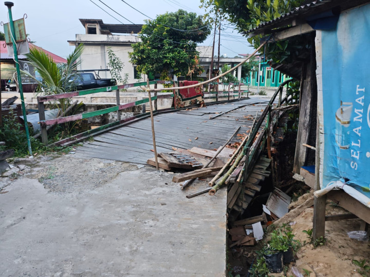 Rusak Bertahun-tahun Akhirnya Jembatan di Atletik 11 Api-Api Bakal Diperbaiki Akhir Tahun Ini