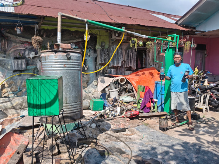 Resah Lihat Sampah Menumpuk, Warga Loktuan Berhasil Rakit Alat Pengolah Plastik Jadi Bahan Bakar