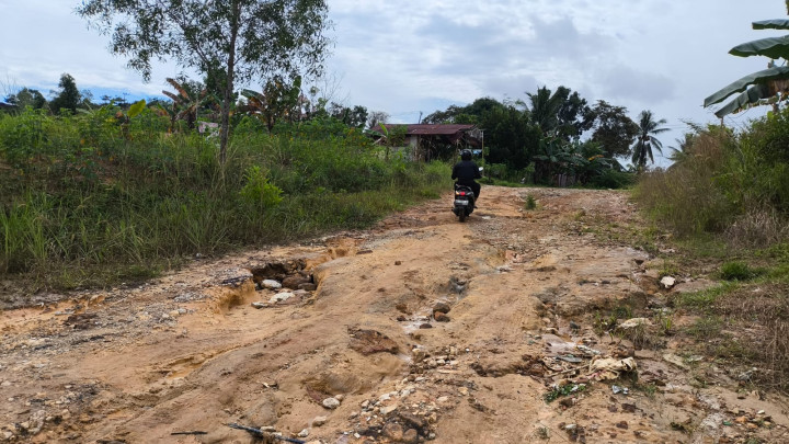 Semenisasi Butuh Rp5 Miliar, Pemkot Hanya Anggarkan Rp400 Juta untuk Pemadatan Jalan Kampung Timur