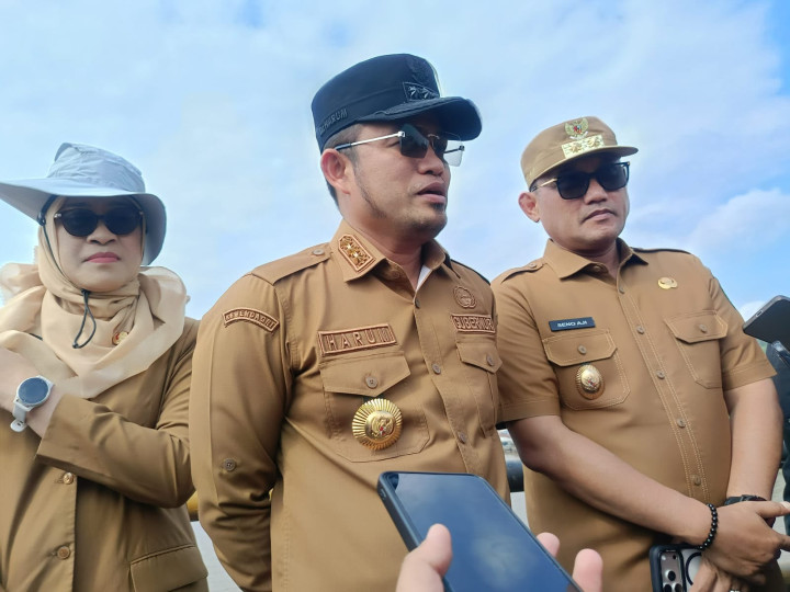 Setelah Disurati Warga; Rombongan Gubernur Kaltim Tinjau Jembatan Mahulu, Instruksikan Perbaikan Segera