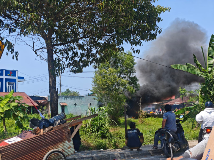Bakar Lahan Kering, Api Merembet ke Pemukiman di Simpang Pisangan Bontang