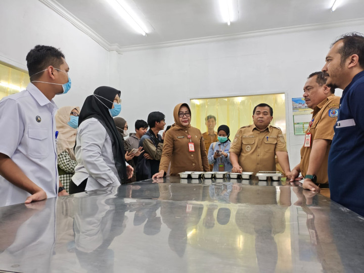 Sudah 4 Dapur yang Dilarang Beroperasi, Hampir 9 Ribu Warga Tak Terima MBG