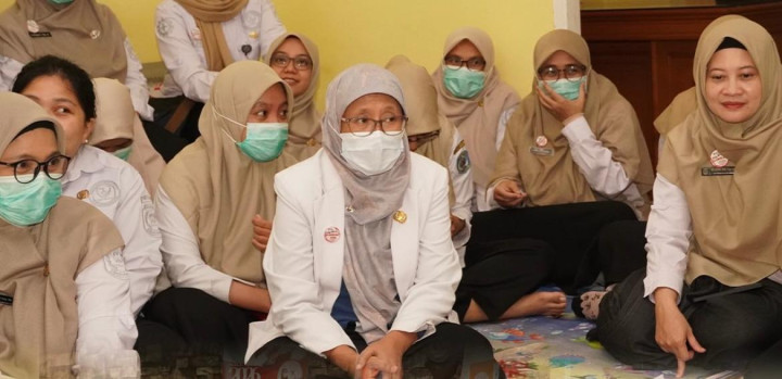 Tingkatkan Mutu Pelayanan, Tim Keperawatan RSUD Bontang Gelar Ronde Keperawatan di Unit Dialisis
