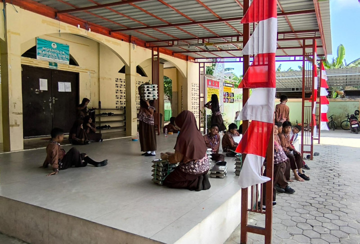Walaupun Ada Kasus Keracunan; Dapur Tetap Salurkan MBG ke SD 012 Bontang Selatan, Begini Alasannya