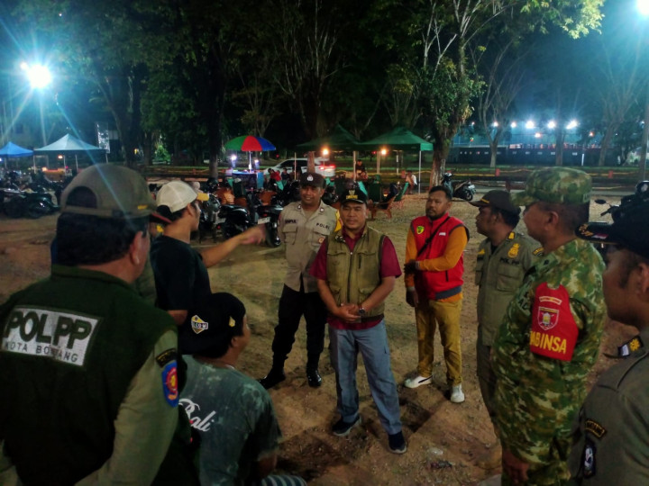 Banyak Ditemukan Botol Miras di Kampung Baru, Satpol-PP Kini Patroli 24 Jam