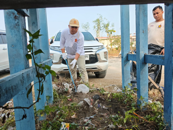 Ikuti Perintah Prabowo; Gerindra Bontang Gelar Bersih-bersih di Lapangan Kampung Baru