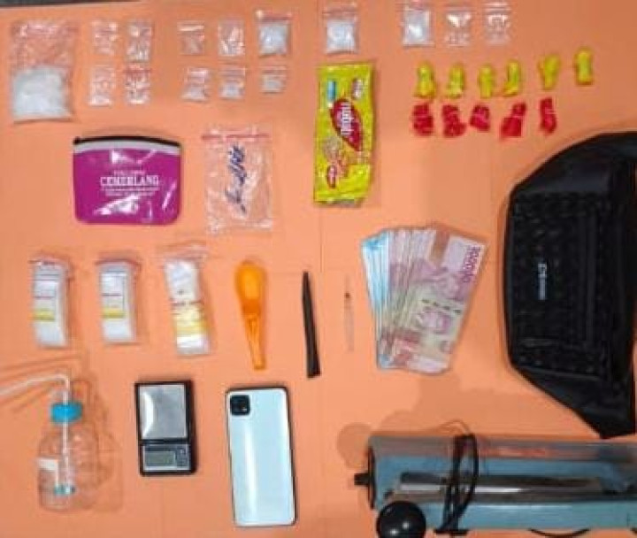 Mondar-mandir Depan Kontrakan Bikin Curiga, Pengedar di Tanjung Laut Bawa Sabu 26 Poket Sabu