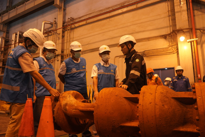 PLN Terus Lakukan Pengamanan Sistem Kelistrikan Kalimantan Guna Hadapi Tantangan Pasokan Listrik, GM UID Kaltimra Tinjau Langsung PLTU Teluk Balikpapan