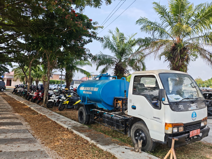 Listrik dan Air Mati Bersamaan, Warga Bontang Terpaksa Beli Air Tangki